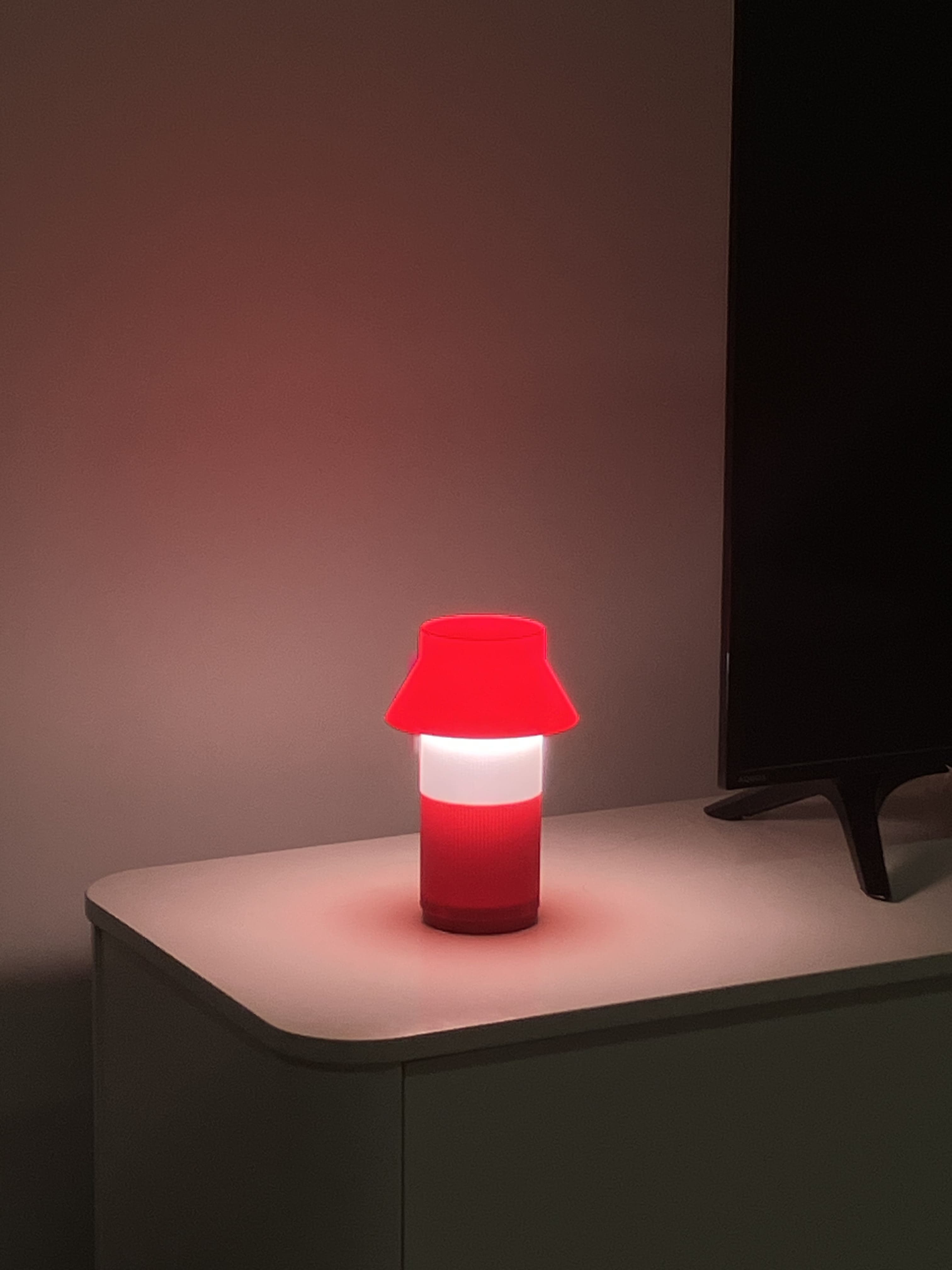 Hato Lamp - Lantern Red with pants - View 3